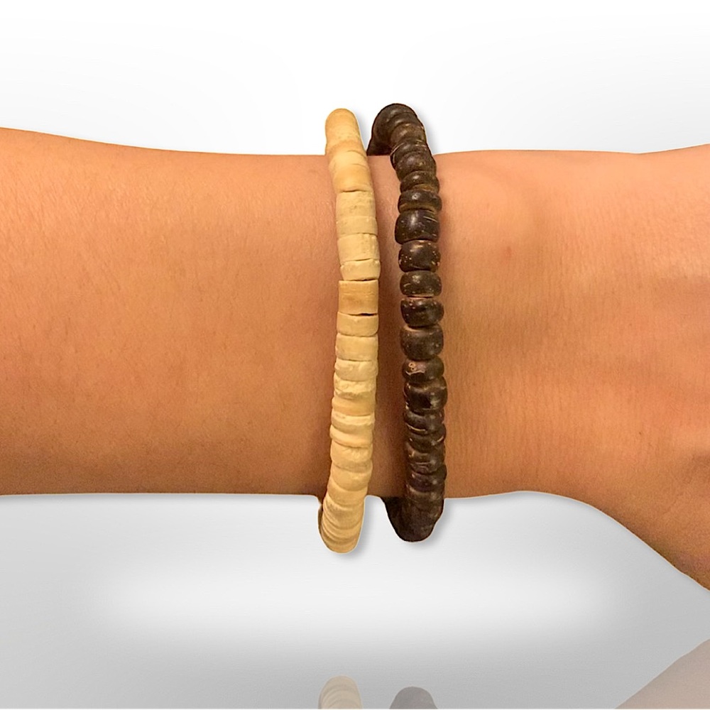 Shell & Wooden Bracelet Bunch - Picture 4 of 6